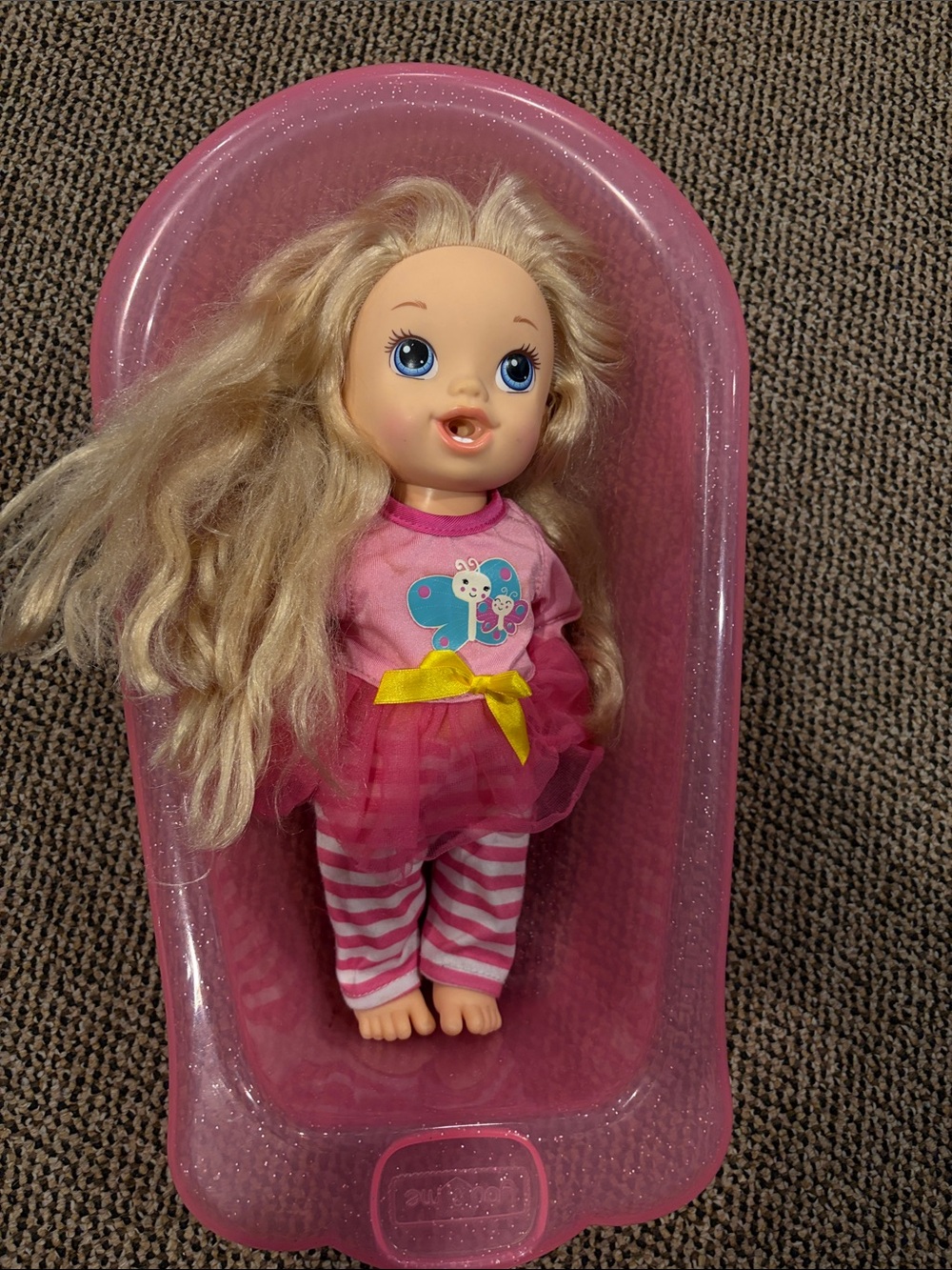 Baby alive lot of dolls and tub - Picture 4 of 4